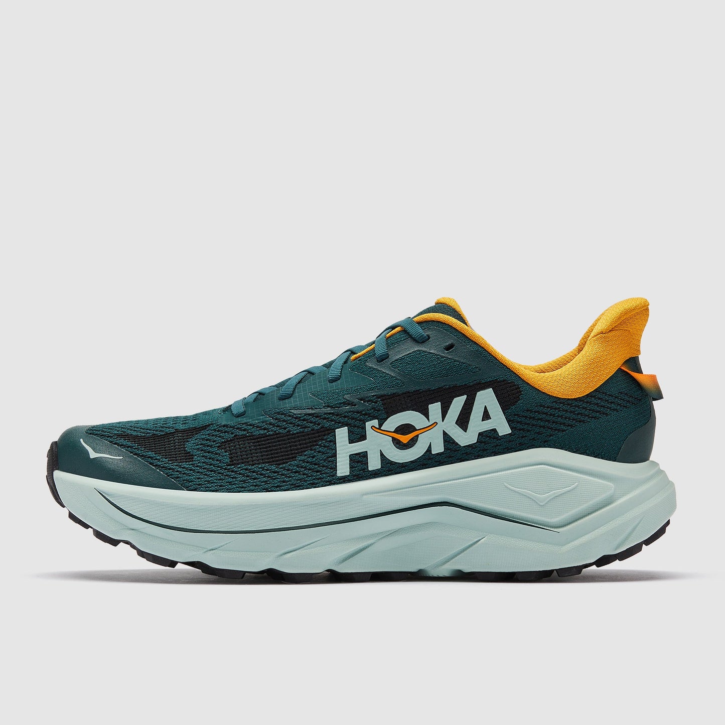 Hoka Challenger 8