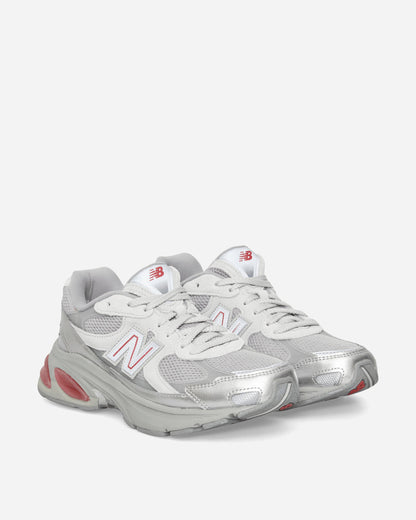 2010 Sneakers Silver Metallic / Team Red