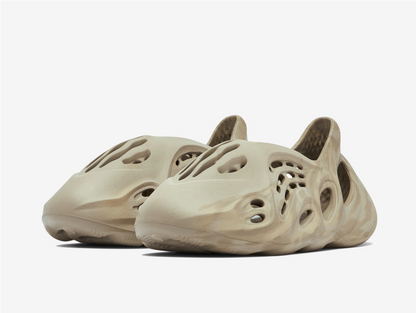 Yeezy Foam RNNR Stone Salt